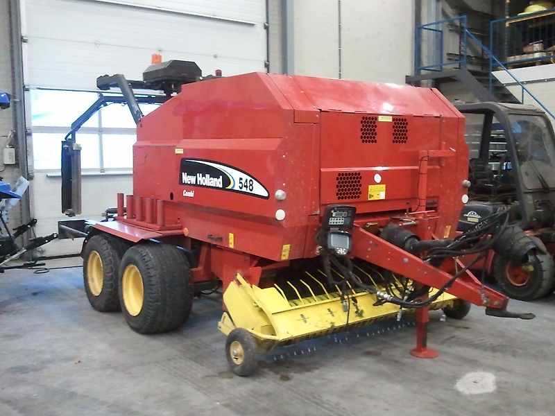 New-Holland-548-combi-1484320.jpg