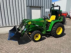 John Deere 3038E