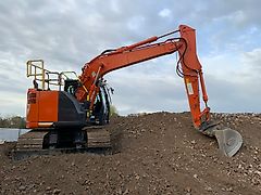 Hitachi ZX135 USB l-7 Digger (ST24052)