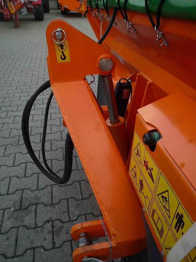 Pronar Salzstreuer HZS 10, selbstladend, NEU