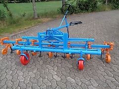 Schmotzer Schmotzer Exakhackgerät 6Reihig bis 50cm Reihenabsatnd Variabel mit Pilotensitz zum Professionellem Hackergebnis