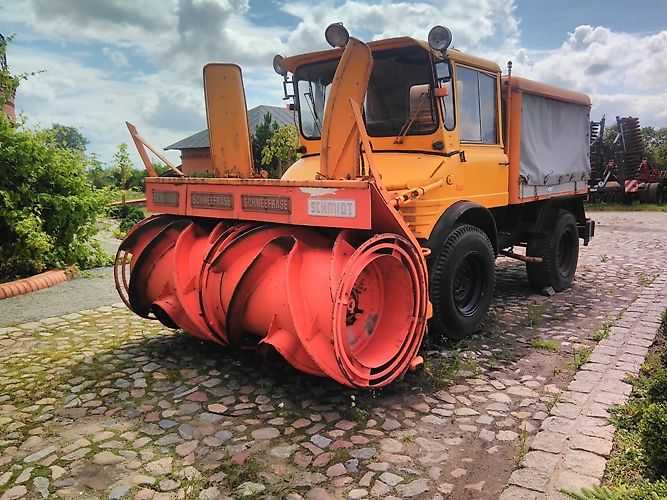 Mercedes-Benz Unimog 406