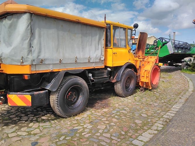 Mercedes-Benz Unimog 406