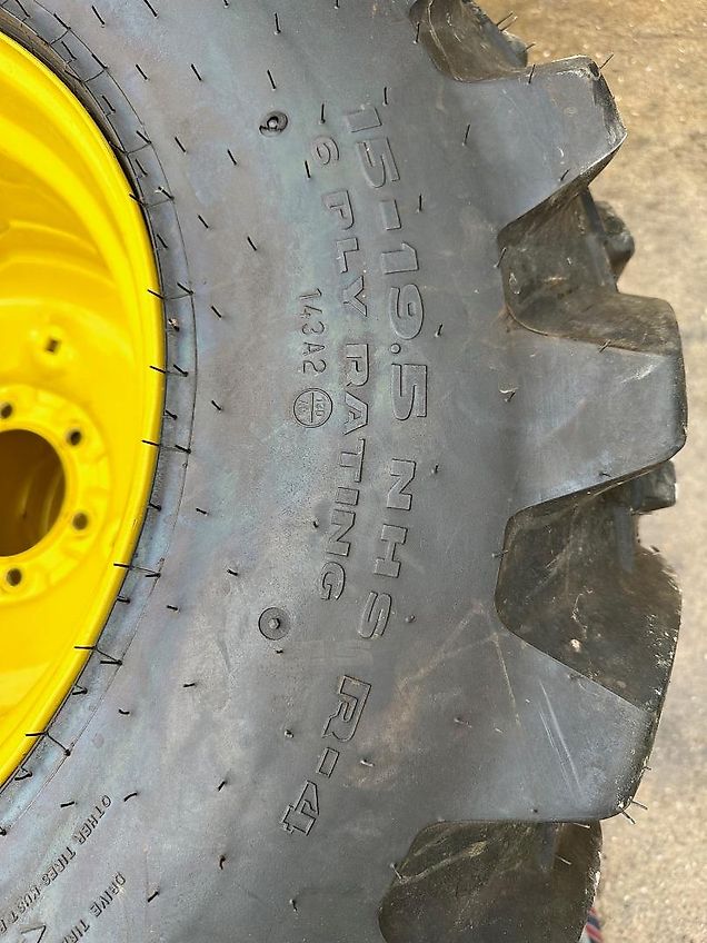 John Deere Industriebereifung / John Deere 3038E