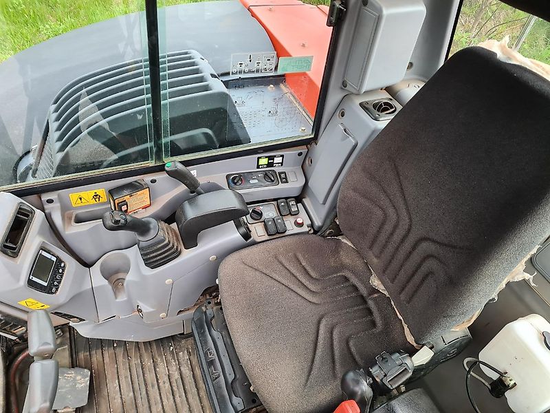 Kubota KX080-4 mit Gummiketten