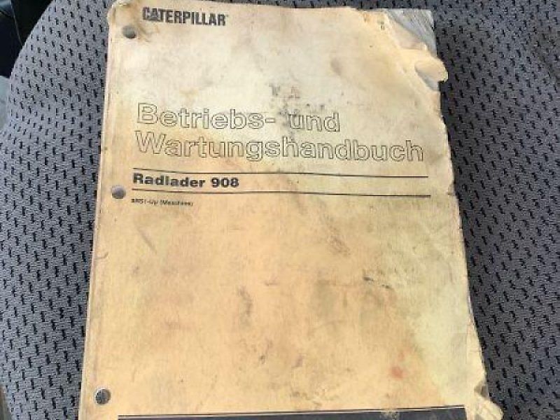 Caterpillar 908 inkl. Schaufel
