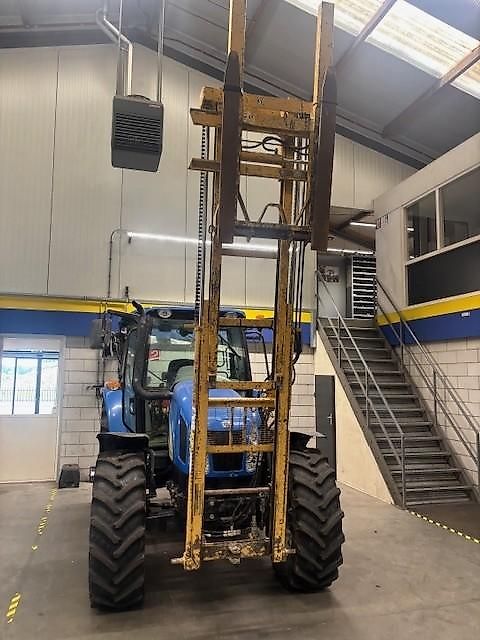 CM  FRONTHEFMAST NH T5000/TLA/TL HEFMAST FRONT 16DBCH 1600KG 280