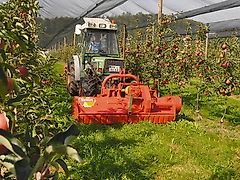 Humus KMN flacher Antrieb – Starke Ausführung zum Mulchen und zum Holzzerkleinern