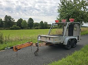 Trebbiner VZ 615 Absperrtafel FAT Nissen Horizont Verkehrsleittafel Verkehrsleitanhänger Verkehrssicherungsanhänger Leitanhänger