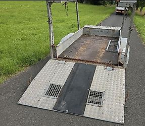 Trebbiner VZ 615 Absperrtafel FAT Nissen Horizont Verkehrsleittafel Verkehrsleitanhänger Verkehrssicherungsanhänger Leitanhänger