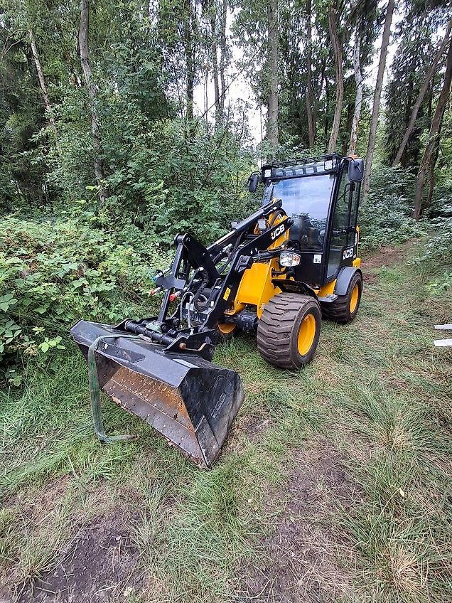 JCB 403