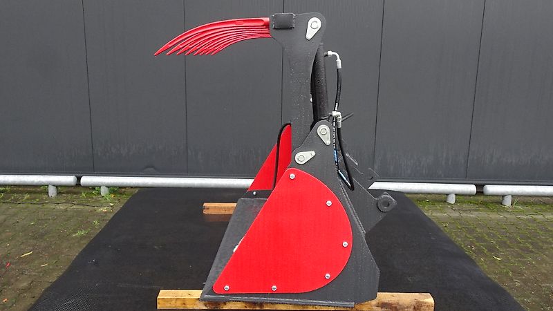 Hofstede Mestbak uitmestbak mest silage uitmest bak grijper vork klem model Giant of Weidemann aankoppeling