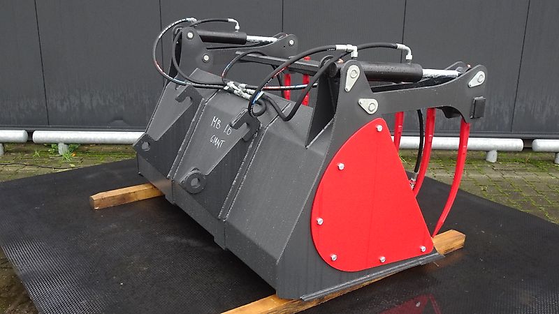 Hofstede Mestbak uitmestbak mest silage uitmest bak grijper vork klem model Giant of Weidemann aankoppeling