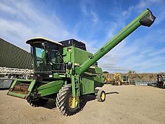John Deere 1075 Combine Harvester