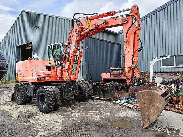 Hitachi Fiat-Hitachi FH120W bandenkraan Wheel Excavator graafmachine