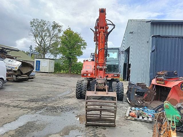 Hitachi Fiat-Hitachi FH120W bandenkraan Wheel Excavator graafmachine
