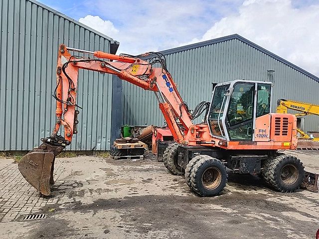 Hitachi Fiat-Hitachi FH120W bandenkraan Wheel Excavator graafmachine