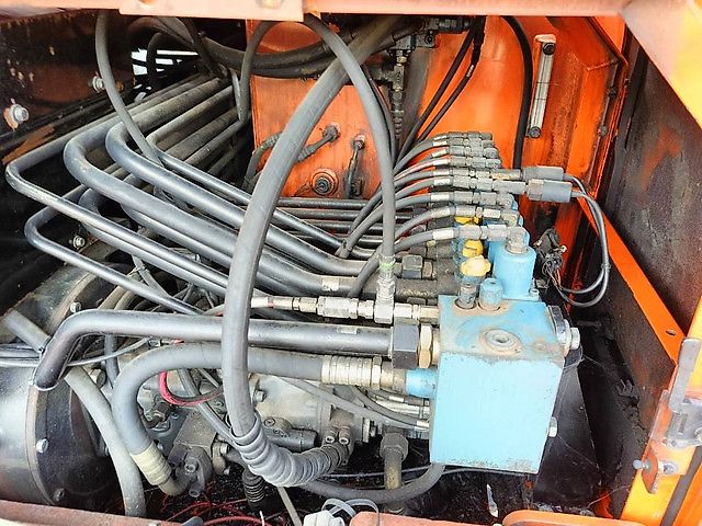 Hitachi Fiat-Hitachi FH120W bandenkraan Wheel Excavator graafmachine