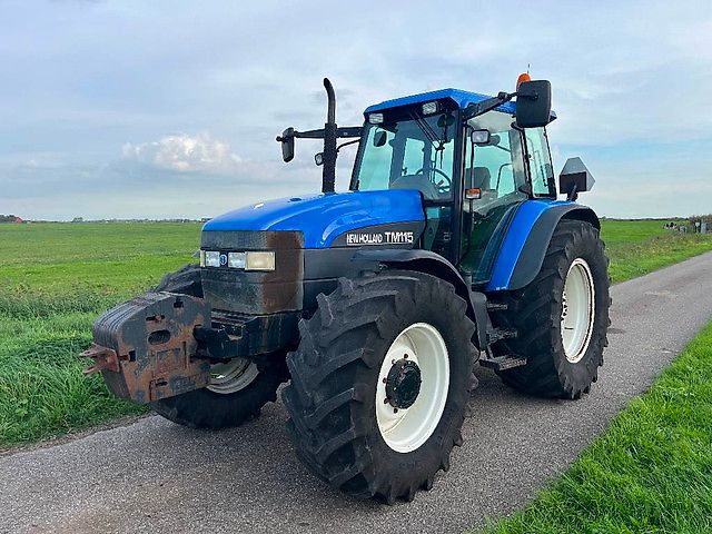 New Holland TM115