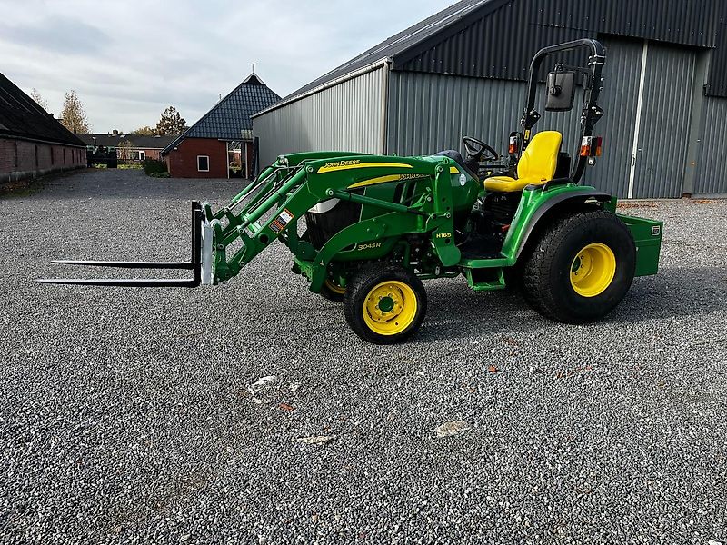 John Deere 3045r
