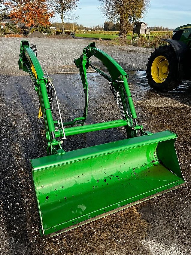 John Deere 3045r