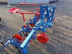 Schmotzer Schmotzer-Köckerling Exakthackgerät 5 reihig mit Hecksteuerung über Handsteuerung im seperaten Sitzplatz mit Hohlscheiben zur Kulturschonung Stützräder zur Spurführung als Scheibenseche exakter Hacken geht nicht