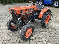 Kubota B7000