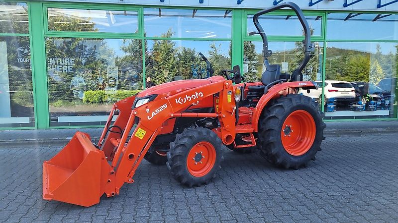 Kubota L1-382 H Frontlader