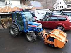 Iseki Traktor 4x4 4330 AHL FH&FZ & Schneeschild