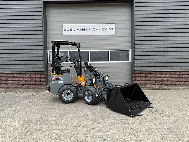 Giant G1200 minishovel / kniklader NIEUW €400 LEASE