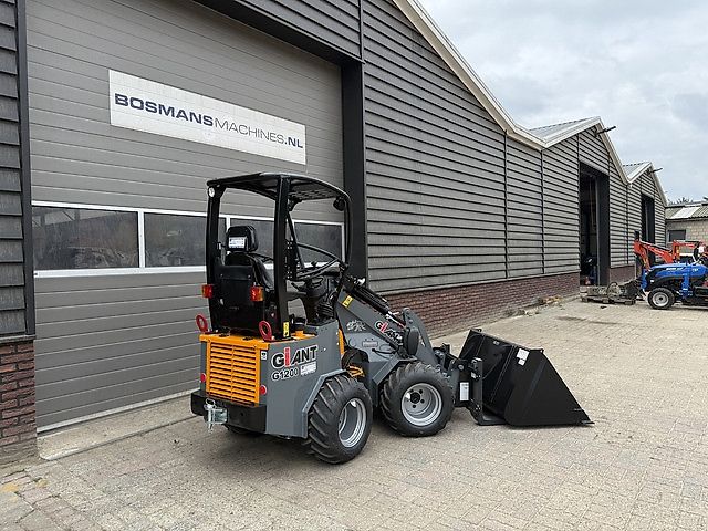 Giant G1200 minishovel / kniklader NIEUW €400 LEASE