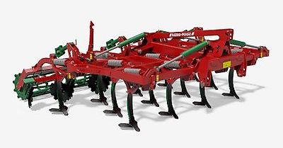 AGRO-MASZ Runner30 Grubber / Stoppelaggregat, 10 Zinken mit Federsicherung, hydraulisch verstellbare Rohrstabwalze