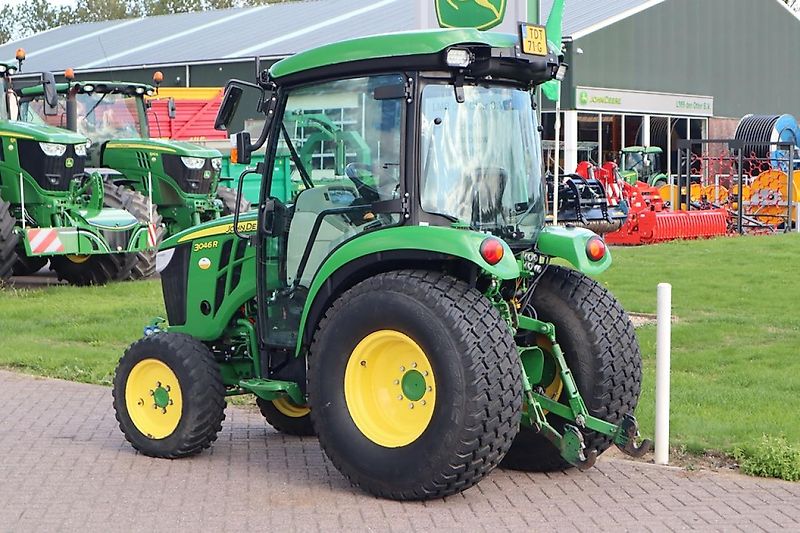 John Deere 3046R TRACTOR