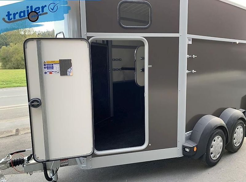 Ifor Williams Pferdeanhänger XL - HB511