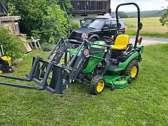 John Deere 1026r