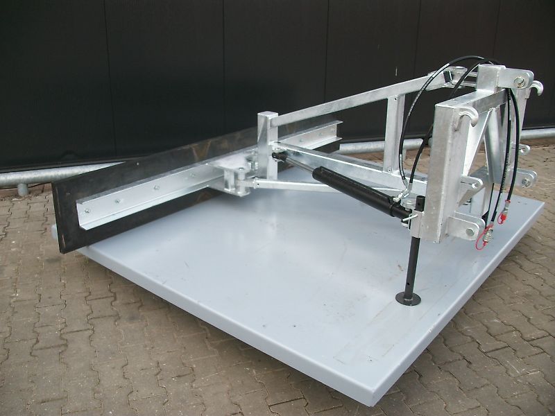 Hofstede Voerschuif voer stal voerpad voergang schuif schuiver hydraulisch