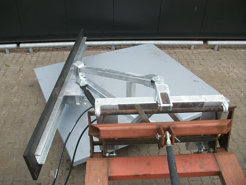 Hofstede Voerschuif voer stal voerpad voergang schuif schuiver hydraulisch