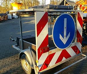 Absperrtafel Verkehrsleitanhänger verkeherssicherungsanhänger vz Absperrtafel Verkehrsleitanhänger verkeherssicherungsanhänger vz