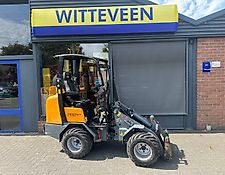 Giant D332SWT X-tra minishovel Giant D332SWT X-tra minishovel