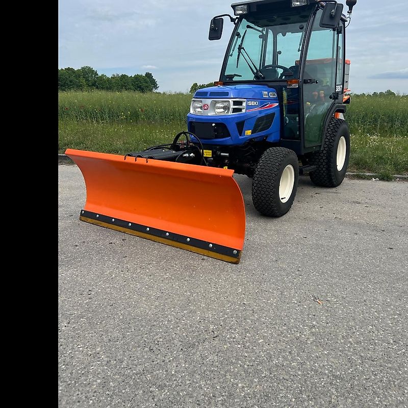 Iseki TM 3267 + ES2-150K + XTB140