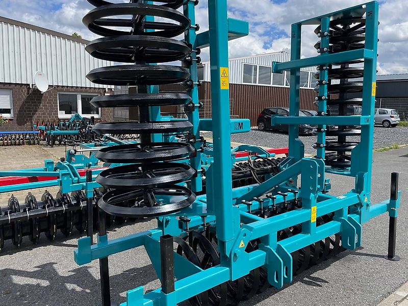 BM Maschinenbau Frontpacker hydraulisch 5m mit Dachringwalze