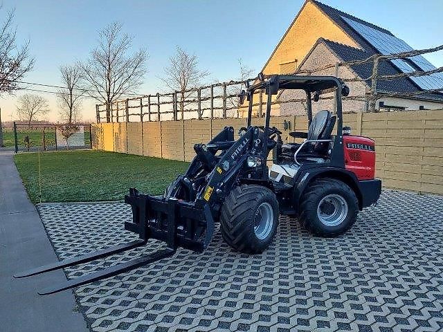 Pitbull Compact Loader X27-26V