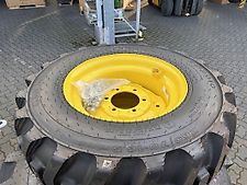 John Deere 440/80-24 / 260/70-16,5