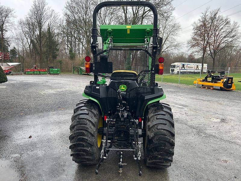 John Deere 3025E