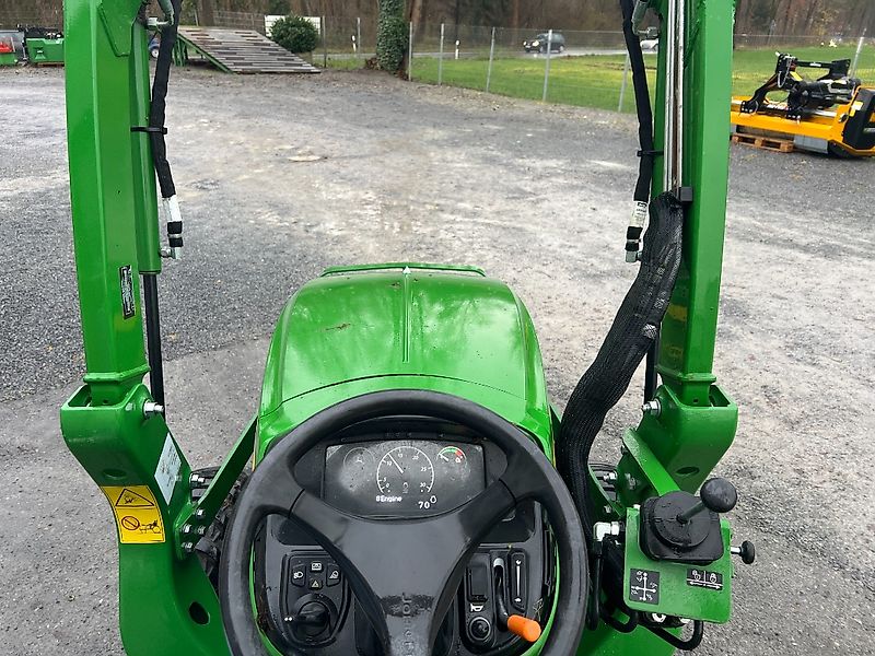 John Deere 3025E