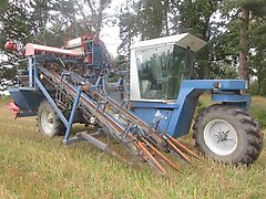Asa-Lift Asa-Lift SP-200 selfpropelled carrot harvester with elevator