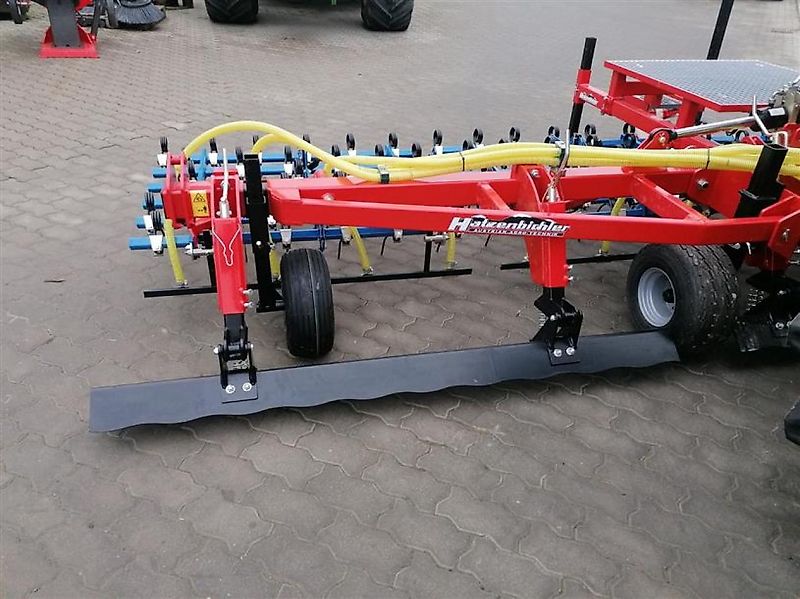 Hatzenbichler 6 m mit Saatgerät