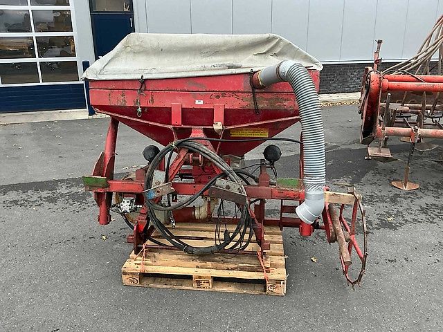 Kuhn Farmax en