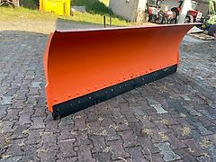 Tuchel SF250 Schneeschild mit JCB - Aufnahme