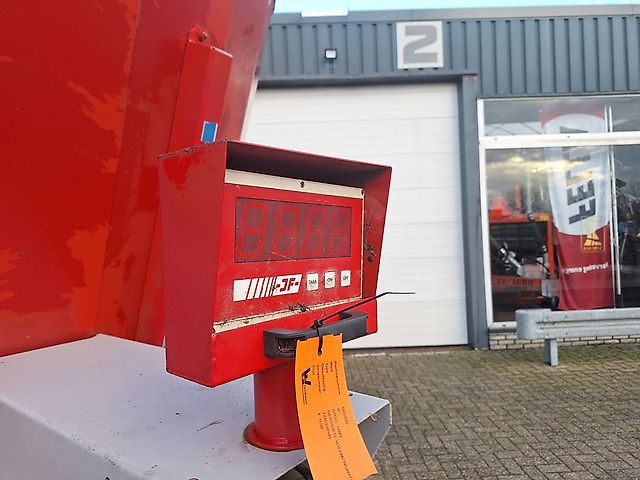 JF-Stoll 18M3 VOERMENGWAGEN